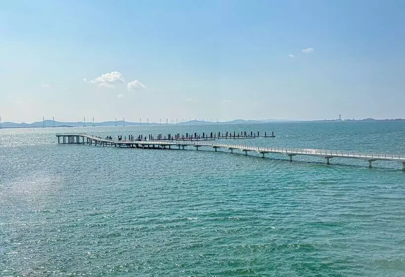 Wavem Hotel West