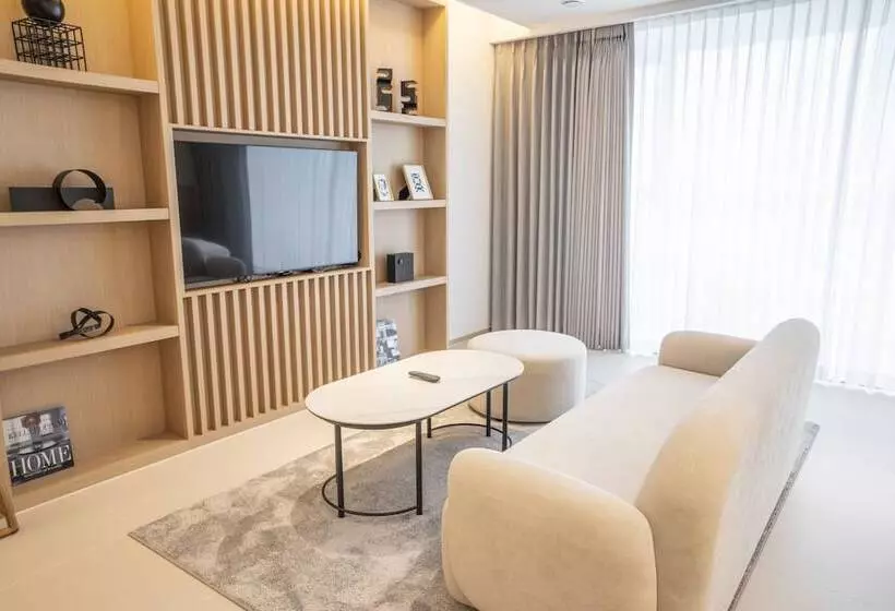 Wavem Hotel West