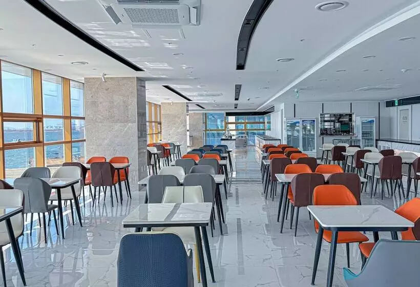 Wavem Hotel West
