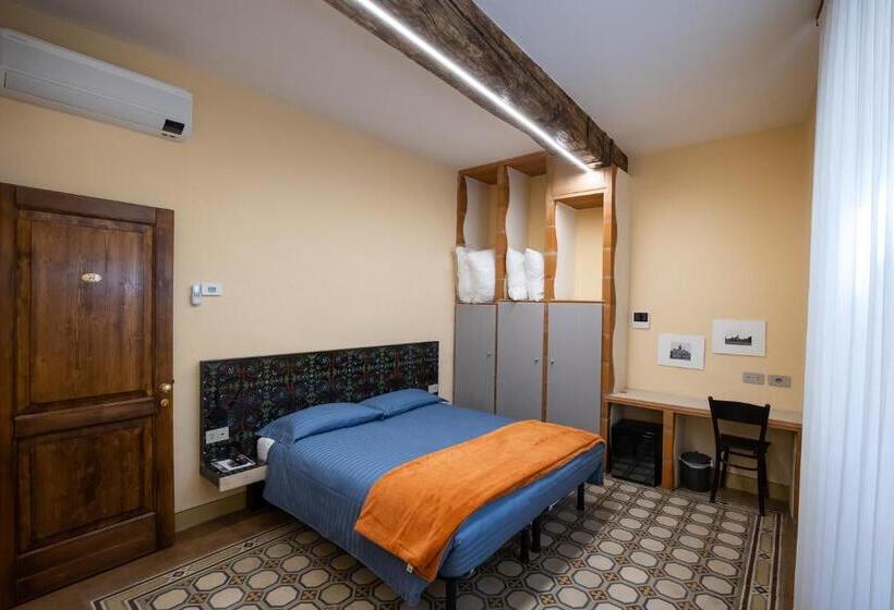 تختخواب و صبحانه Locanda Del Centrale