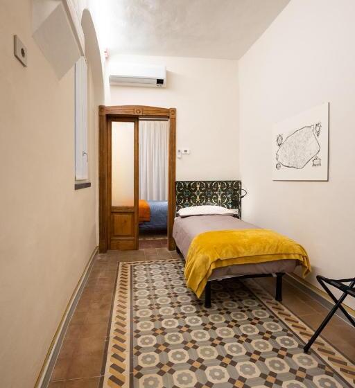 تختخواب و صبحانه Locanda Del Centrale