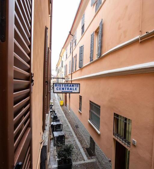 تختخواب و صبحانه Locanda Del Centrale