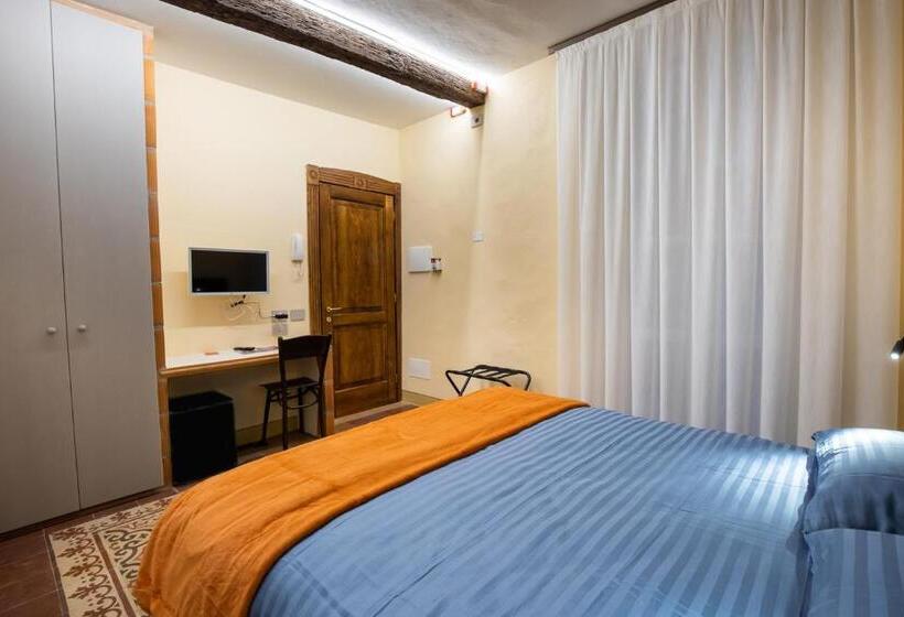 تختخواب و صبحانه Locanda Del Centrale