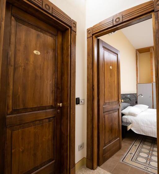 تختخواب و صبحانه Locanda Del Centrale