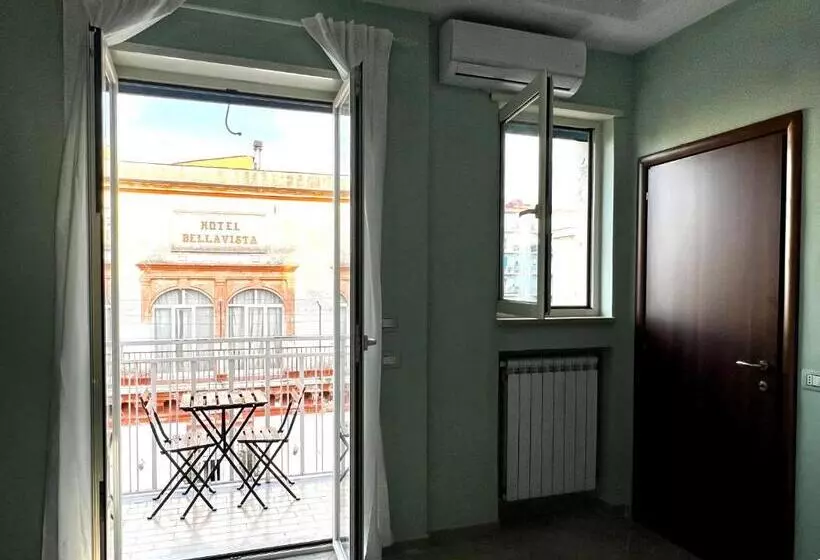 ベッドアンドブレックファースト Napoli Sea View