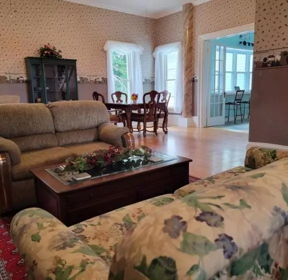 Josephine S Bed & Breakfast