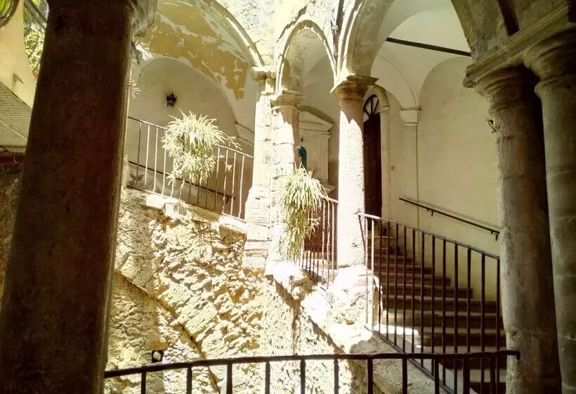 تختخواب و صبحانه Palazzo Aprile
