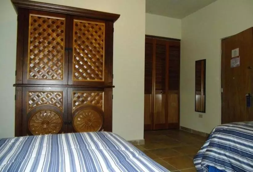 تختخواب و صبحانه Parador Turtle Bay Inn