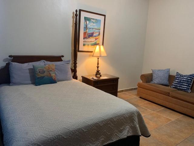 تختخواب و صبحانه Parador Turtle Bay Inn