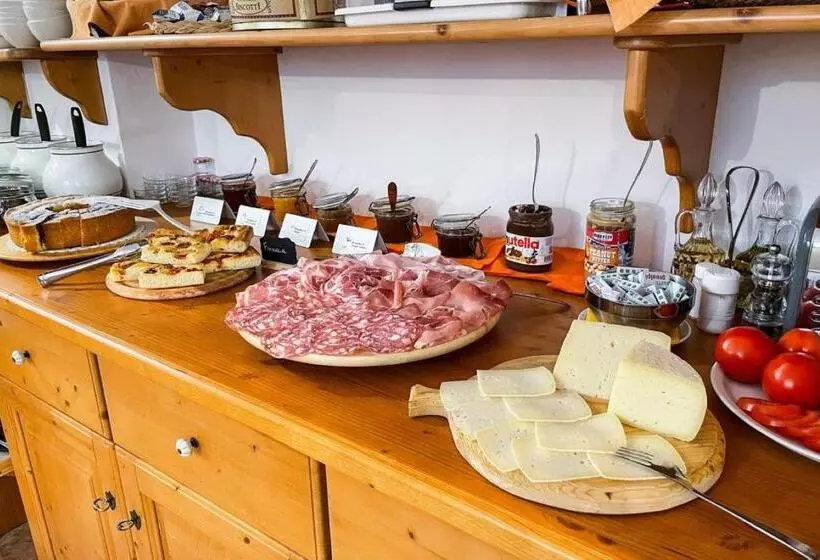 Aamiaismajoitus (B&B) Room & Breakfast Cà Mea Dina