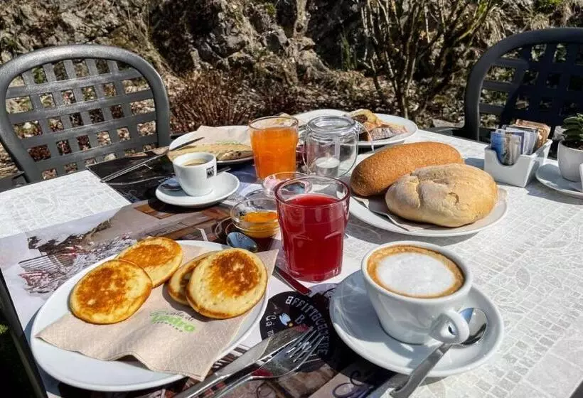 Aamiaismajoitus (B&B) Room & Breakfast Cà Mea Dina