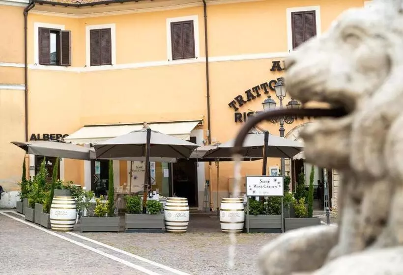 Hotelli Albergo Dei Leoni