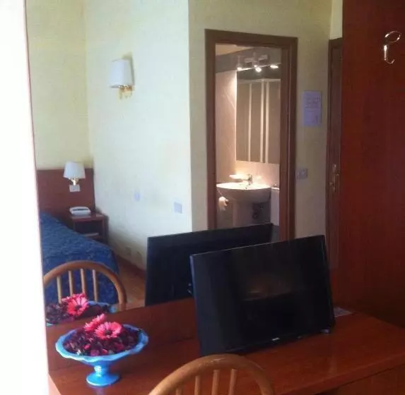 Hotelli Albergo Dei Leoni