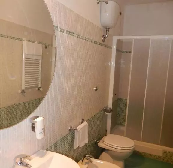 Hotelli Albergo Dei Leoni
