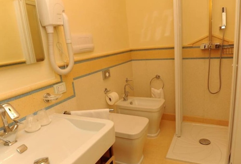 호텔 Albergo Le Dodici Lune