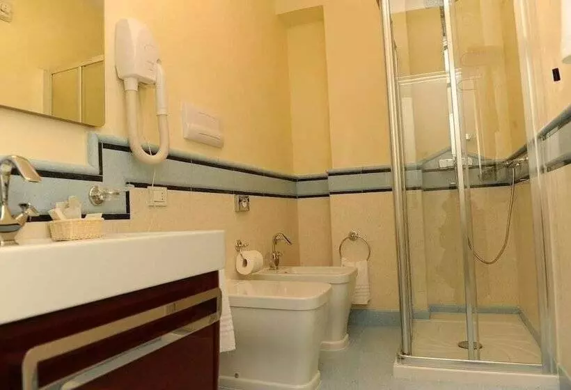 Hotelli Albergo Le Dodici Lune
