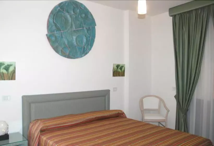 Hotelli Albergo Le Dodici Lune