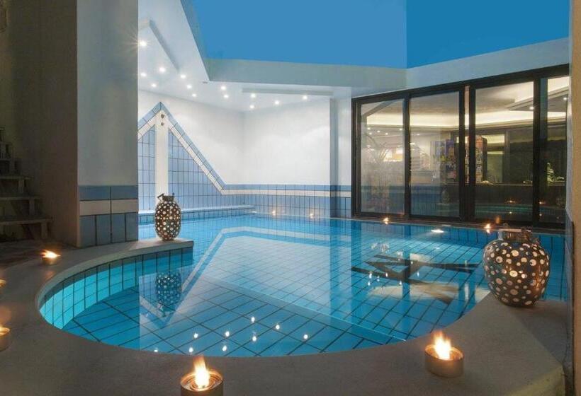 בית מלון כפרי Ambassador