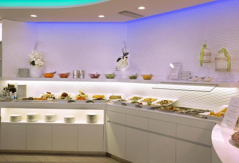 בית מלון כפרי Ambassador