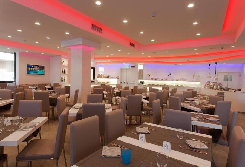 בית מלון כפרי Ambassador