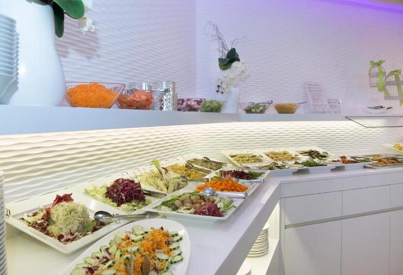 בית מלון כפרי Ambassador