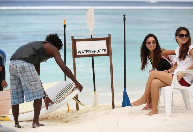 هتل Coconut Tree Hulhuvilla Beach