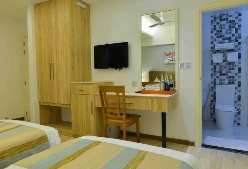 هتل Coconut Tree Hulhuvilla Beach