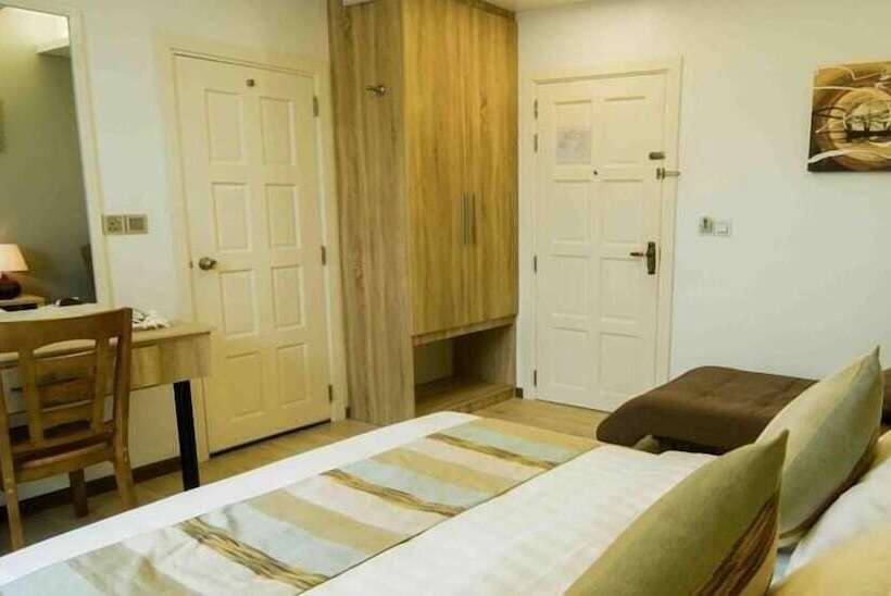 هتل Coconut Tree Hulhuvilla Beach