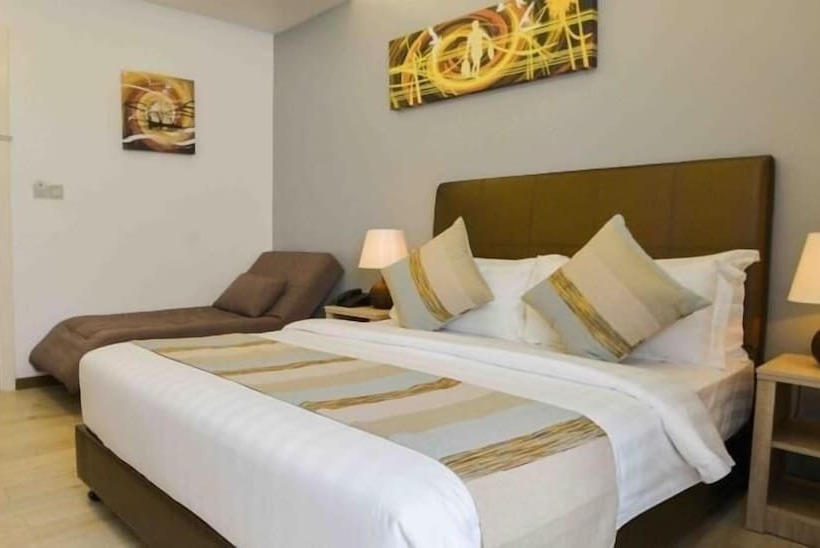 هتل Coconut Tree Hulhuvilla Beach