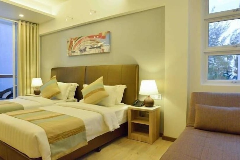 هتل Coconut Tree Hulhuvilla Beach