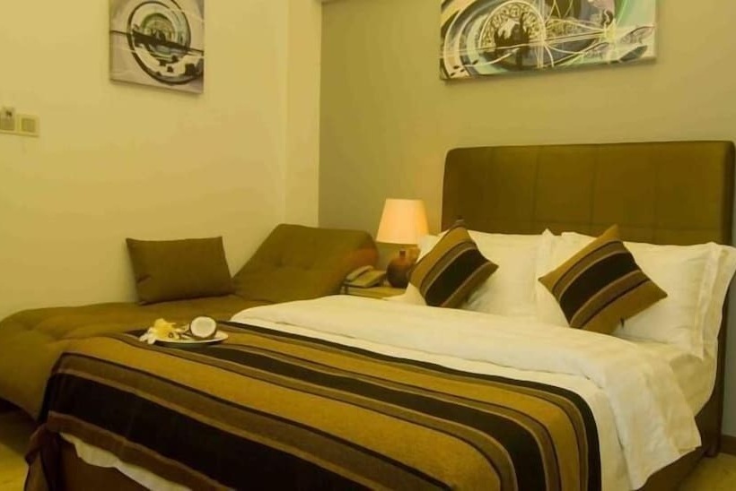 هتل Coconut Tree Hulhuvilla Beach