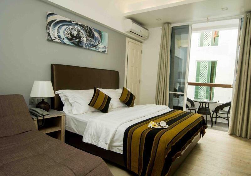 هتل Coconut Tree Hulhuvilla Beach