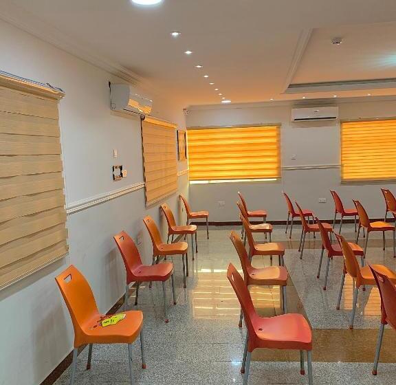 Conference Hotel & Suites Ijebu