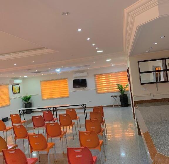Conference Hotel & Suites Ijebu