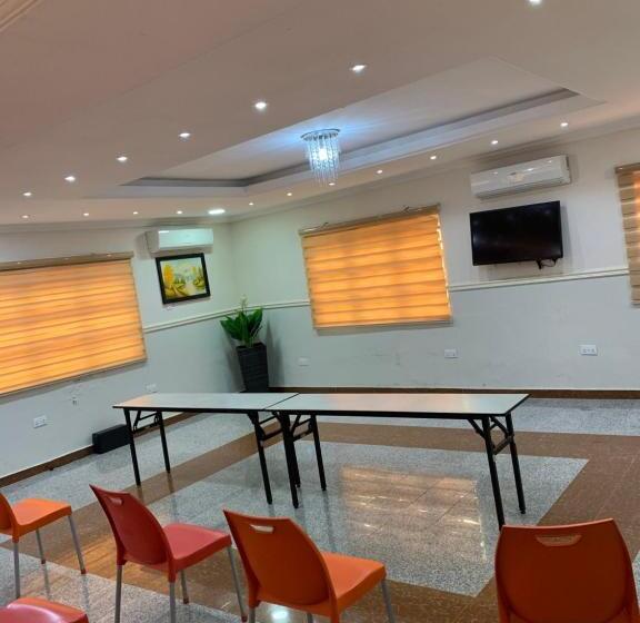 Conference Hotel & Suites Ijebu