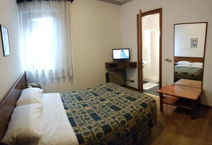 בית מלון כפרי International