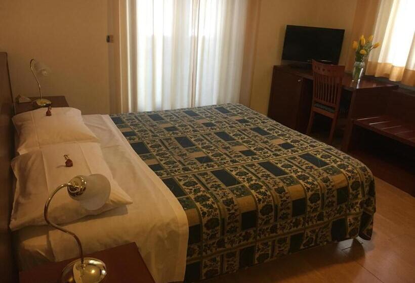 בית מלון כפרי International