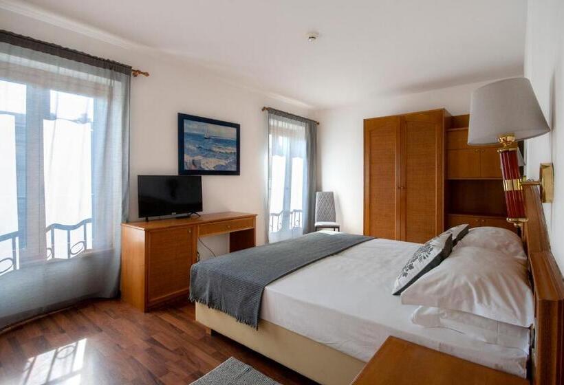 בית מלון כפרי Metropole