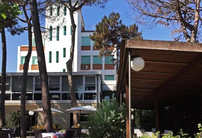 هتل Promenade
