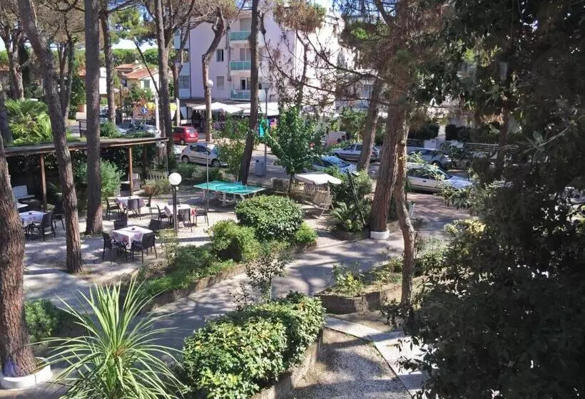 هتل Promenade