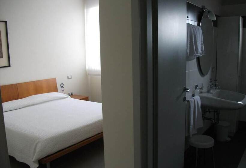 Vista Hotel & Residence