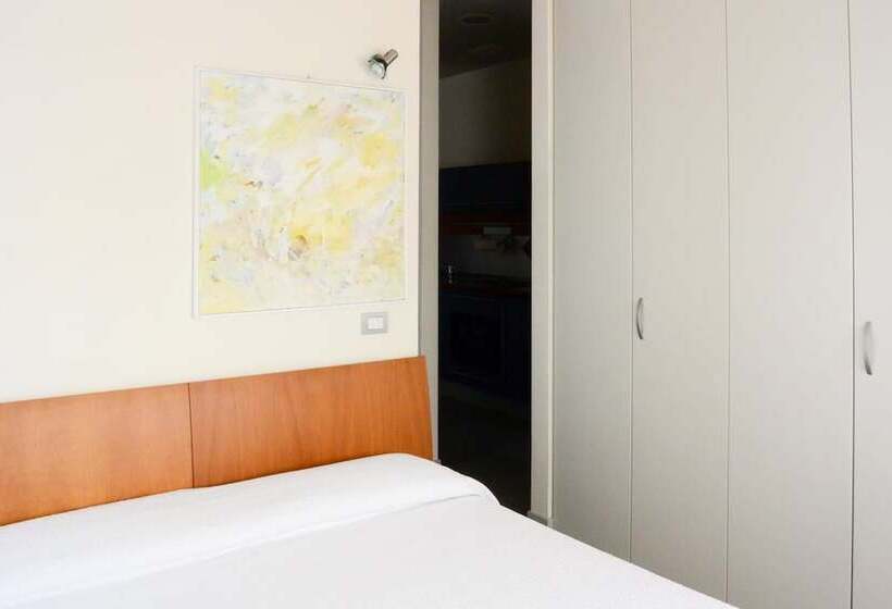 Vista Hotel & Residence