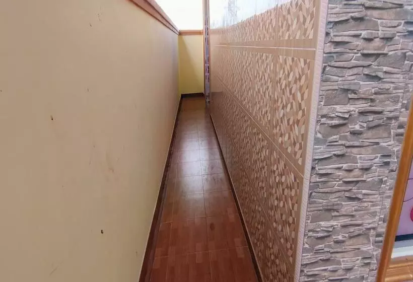 ホテル Oyo 93753 Rafira Losmen