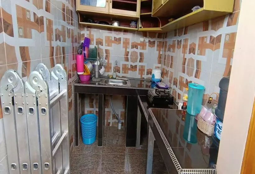 ホテル Oyo 93753 Rafira Losmen