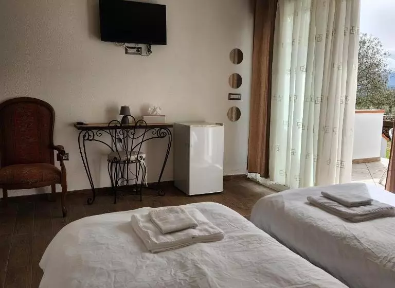 ペンション Iloghe Di Marras