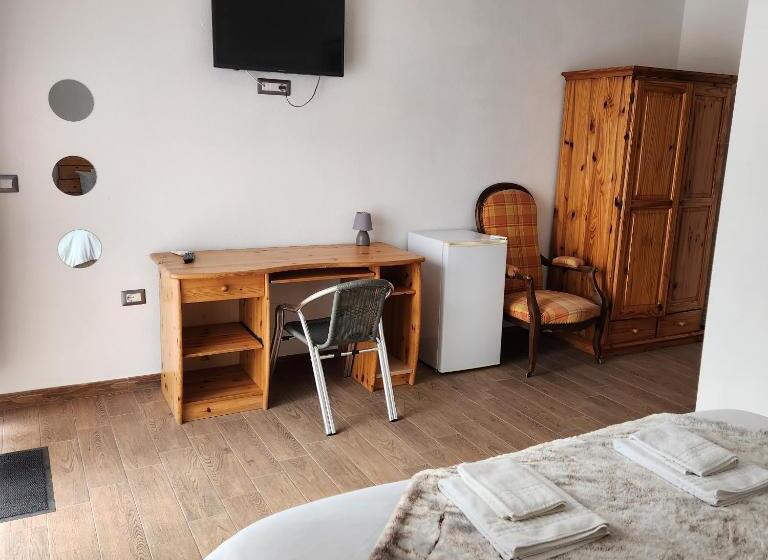 بنسيون Iloghe Di Marras