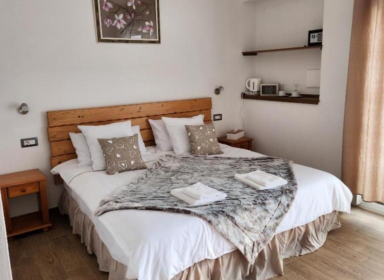 بنسيون Iloghe Di Marras