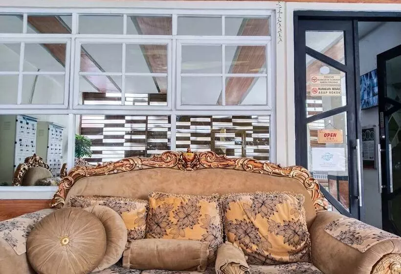 Yayah Guest House Syariah By Cocotel