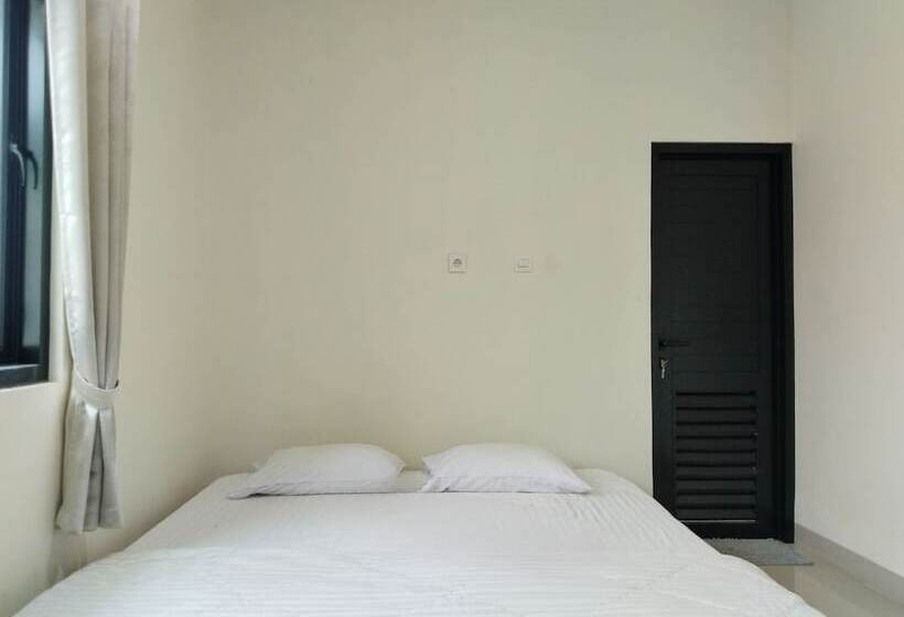 Yayah Guest House Syariah By Cocotel