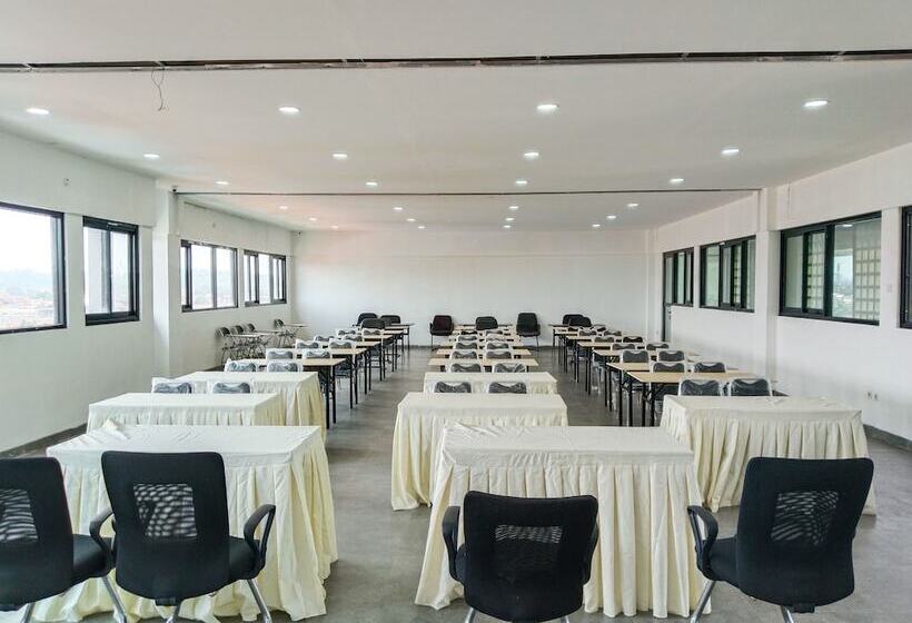 Yayah Guest House Syariah By Cocotel